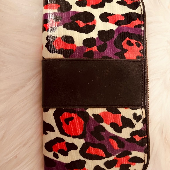 Tory Burch multicolor wristlet wallet 8X4 inch - Picture 2 of 5